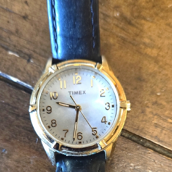 Vintage Timex Gold Case with Black Strap Men's Watch - Picture 1 of 5